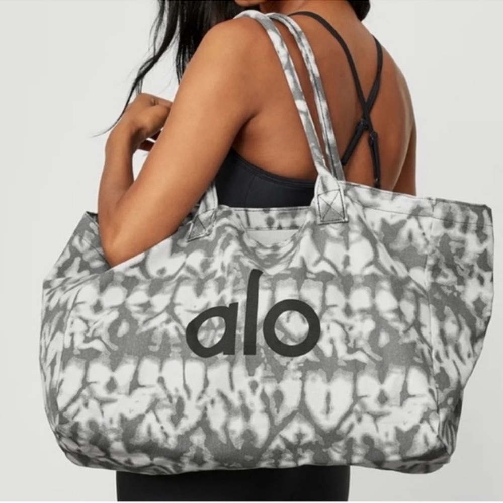 ALO YOGA ICONIC GREY TIE DYE CANVAS OVERSIZED SHOPPER TOTE **NWT** - Picture 5 of 16